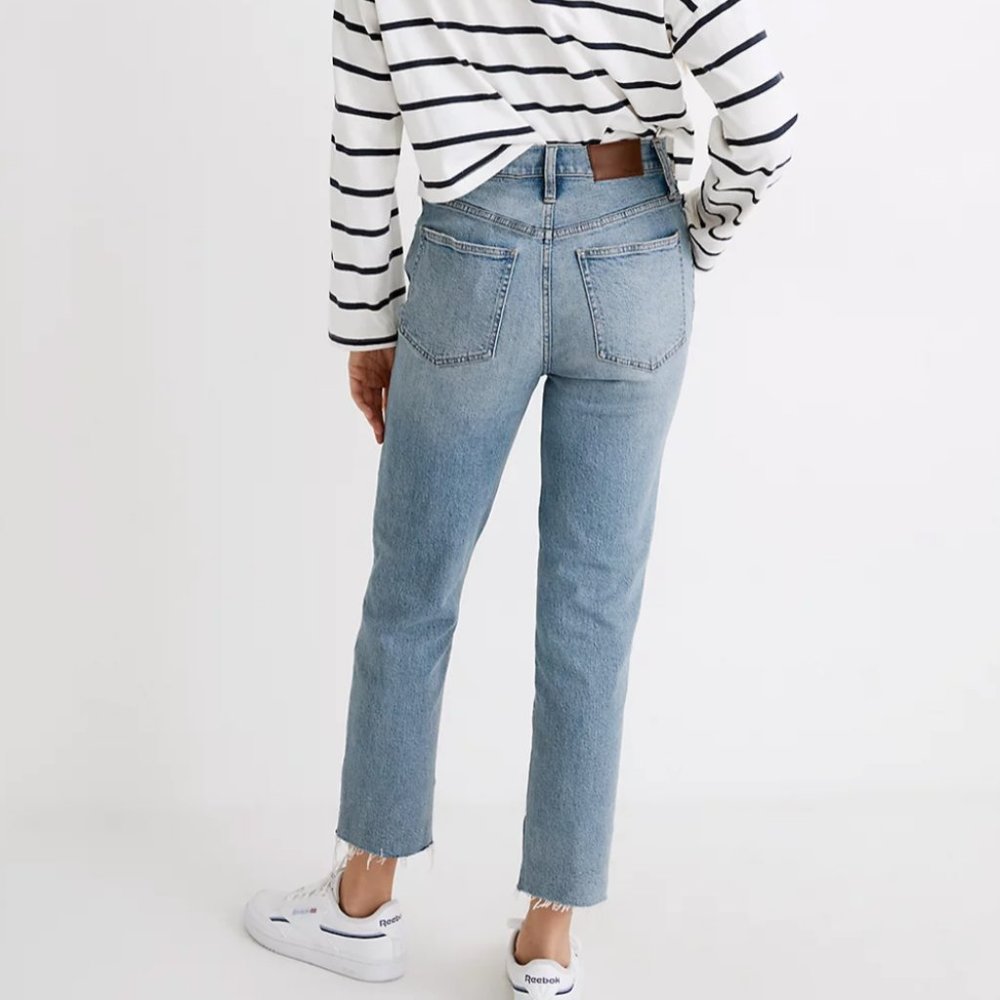 Madewell | The Perfect Vintage Jean in Ellicott Wash - Picture 4 of 6